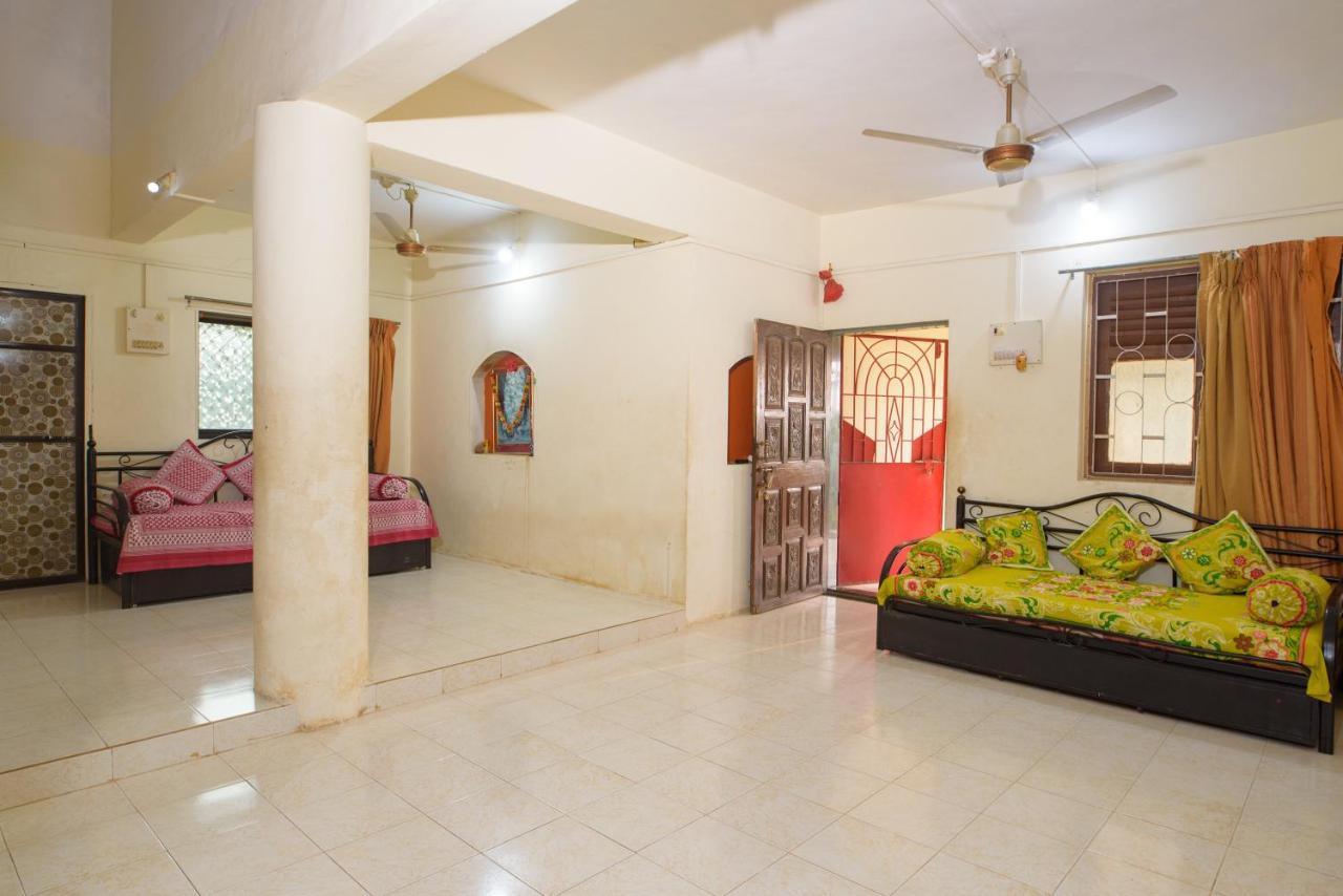 Prajakta Rest House Alībāg Exterior foto