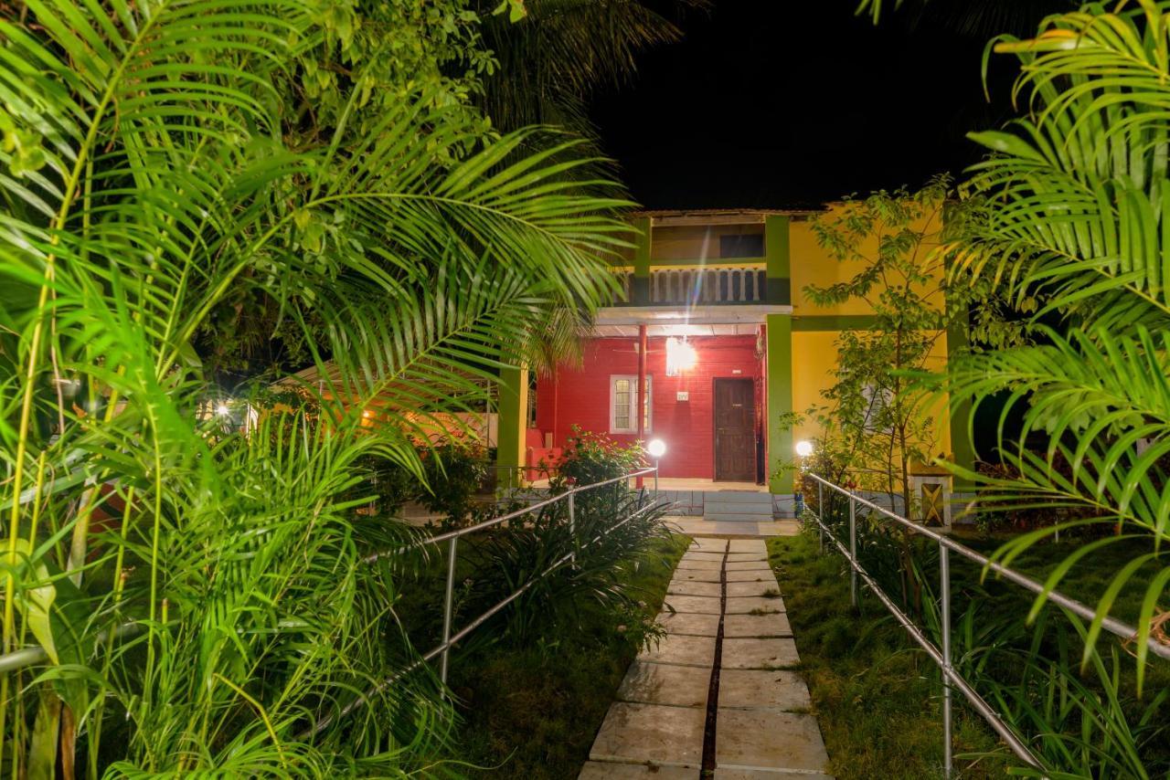 Prajakta Rest House Alībāg Exterior foto
